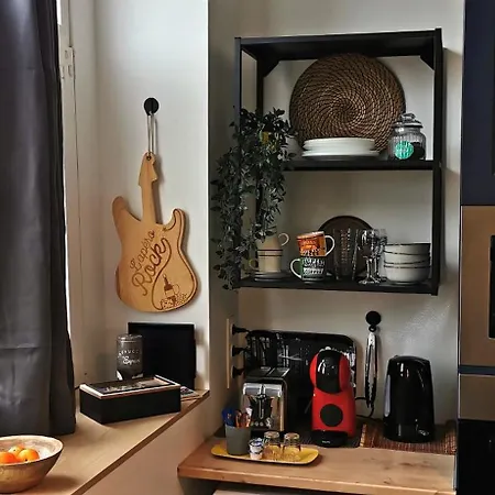 Appartement Reims - Ideal Pour Pro En Deplacement *wifi Rapide *vue Panoramique *parking Facile Roubaix